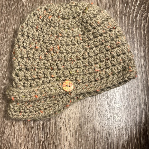 Handmade Wool Beanie - Picture 1 of 3